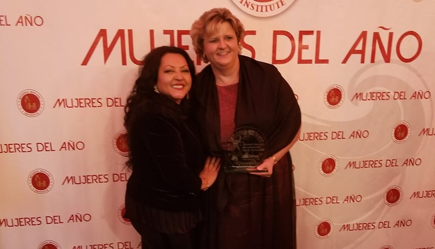 Mujeres-del-Ano-Award-Renita-Mollman-carousel.jpg